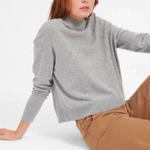 Everlane - The Cashmere Crop Mockneck - Heather Grey (XS)